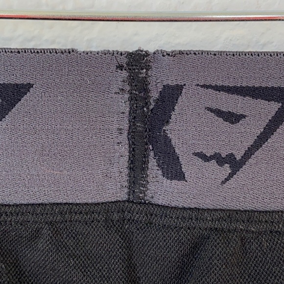 Gymshark Capri Leggings - Picture 3 of 3